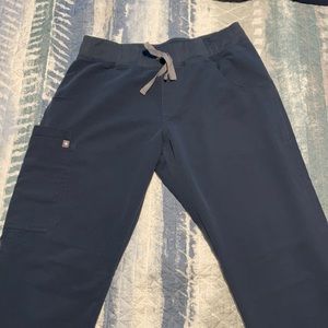 Figs scrub pant: Kade